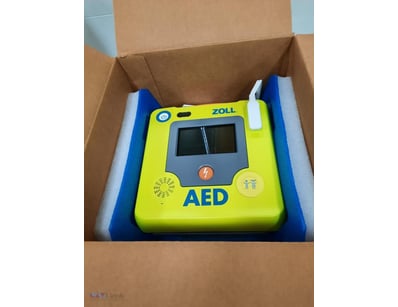 Zoll AED 3 in box.

BID PER EACH.

