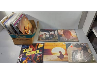 Gadgets, Music & Pastimes (SAA982) - Lot 4413