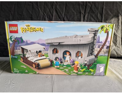 **UNRESERVED** LIFETIME COLLECTION OF LEGO PART... - Lot 172