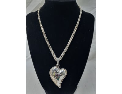 ALAN THOMSON DESIGN PENDANT AND CHAIN WITH BUILDER...