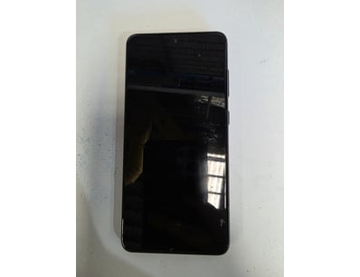 UNRESERVED Airport - Lost Property (A980) - Lot 360