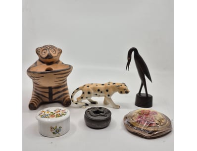 The Curio Collection (A984) - Lot 1128