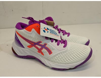 Major Brand Apparel & Footwear Liquidation Even... - Lot 277