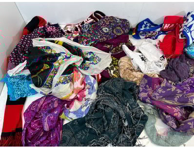 Entire Vintage Clothing Store Liquidation (ON11... - Lot 435