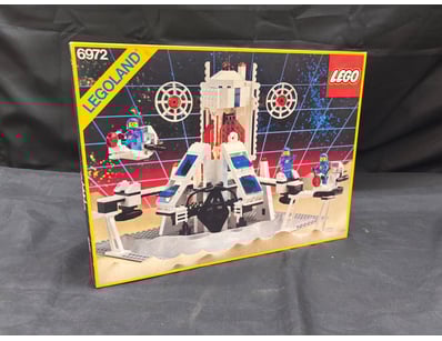 UNRESERVED Trading Cards & Retro Gaming (A996) - Lot 100