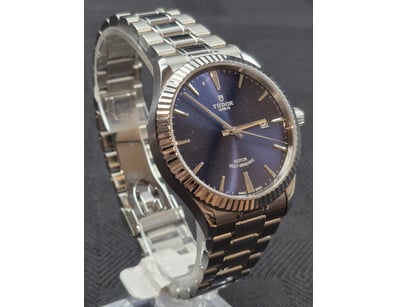 Luxury Watches (A1001) - Lot 5201