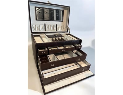 Sport, Leisure & Lifestyle (A1001) - Lot 40