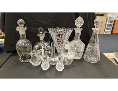 ASSORTED GLASSWARE INCLUDING DECANTER'S, VASE'S, J...