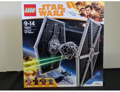 **UNRESERVED** COOKIE'S LIFETIME COLLECTION OF ... - Lot 549