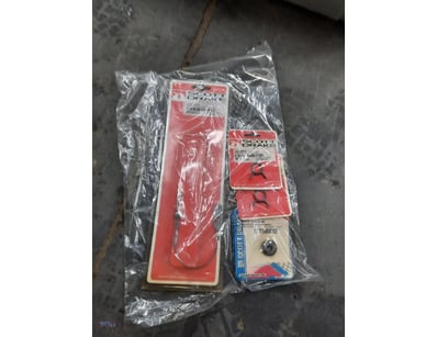 <p><strong>Carburettor Kickdown Cable and Hardware...