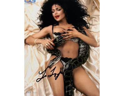 LA TOYA JACKSON SIGNED PHOTO

La Toya Jackson Pers...