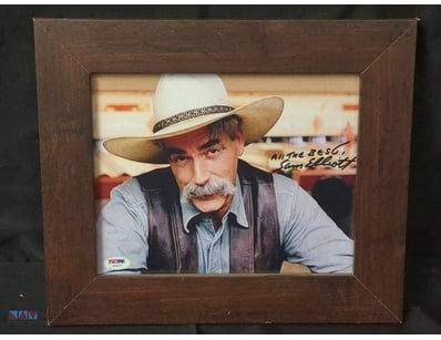 THIS IMAGE FEATURES AN AUTOGRAPHED PHOTO OF ACTOR ...