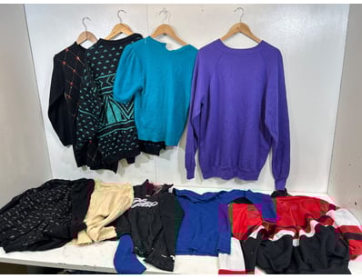 Entire Vintage Clothing Store Liquidation (ON11... - Lot 178