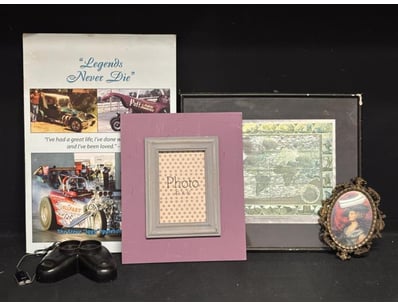 Curios & Collectables (A978) - Lot 528
