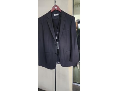 WINCERE EUROPEAN DESIGN 3 PCS MEN SUIT

Material: ...