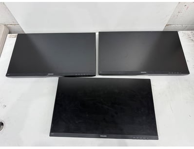 Lot of three Philips 243V7Q 24-inch LCD monitors, ...