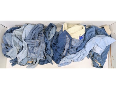 Entire Vintage Clothing Store Liquidation (ON11... - Lot 326