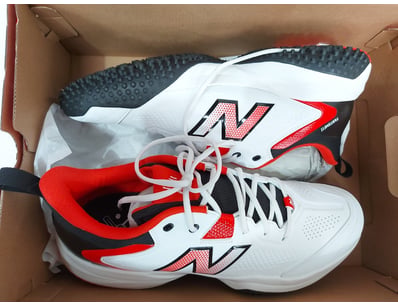New Balance CK4020F6 Men's Cricket Shoes in white,...