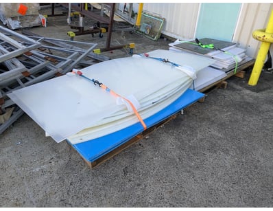 Substantial lot of white composite/fiberglass pane...
