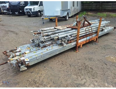Various Construction Props 
Manufacture Year: Unkn...