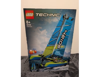 **UNRESERVED** LIFETIME COLLECTION OF LEGO PART... - Lot 351