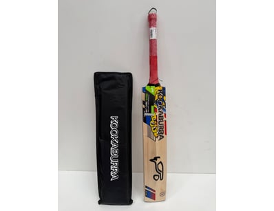 Kookaburra Beast Pro 3.0 cricket bat. The set incl...