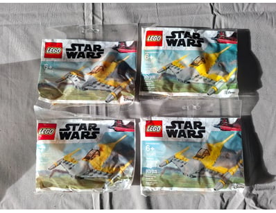 **UNRESERVED** LIFETIME COLLECTION OF LEGO PART... - Lot 373