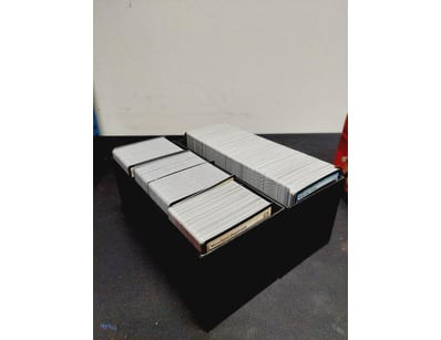 BULK LOT HOLDS A LARGE COLLECTION OF MAGIC: THE GA...