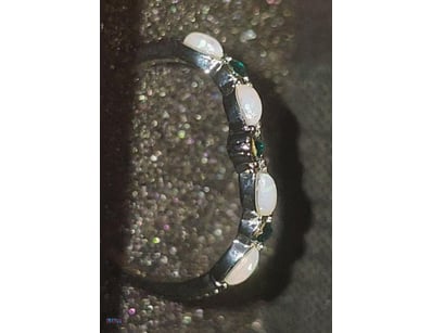 8.4 TCW OPAL RING        

 0

583070+30
