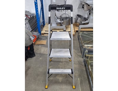 Bailey Step Ladder, Approximately 1300mm (H)

