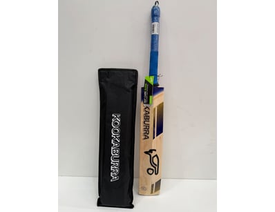 Kookaburra cricket bat with cricket bag. The bat f...