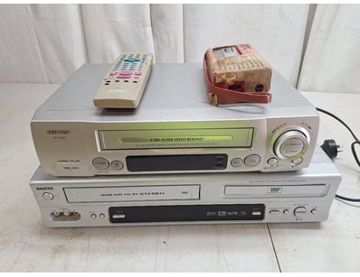 Gadgets, Music & Pastimes (A982) - Lot 2686