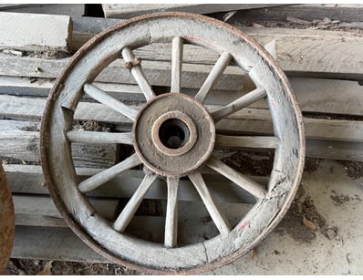 Vintage Wagon Wheel, 12-Spoke, 30 inch Diameter

L...