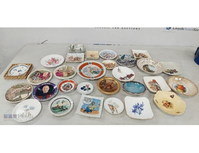 ASSORTED TRINKET DISHES AND SMALL PLATES INCLUDING...