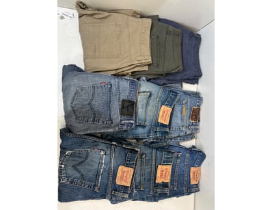 Entire Vintage Clothing Store Liquidation (ON11... - Lot 356