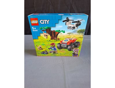 **UNRESERVED** LIFETIME COLLECTION OF LEGO PART... - Lot 391