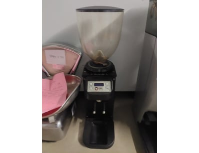 Commercial coffee grinder with large capacity cont...
