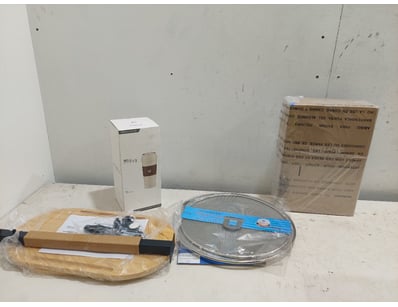 Assorted items including, splatter screens, food v...