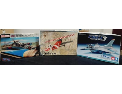 VINTAGE AIRCRAFT MODEL KIT COLLECTION - SUPERMARIN...