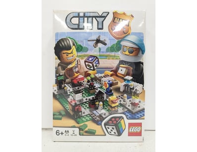 LEGO City set 3865 featuring a complete urban game...