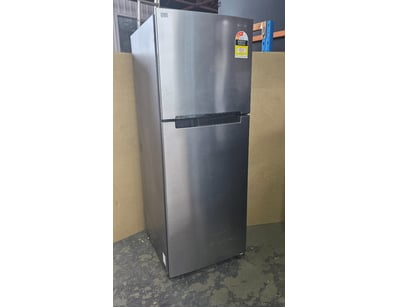 Refrigerator, Samsung 320L freezer/ fridge model n...