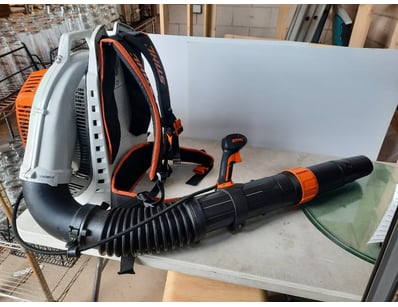 STIHL BR 800 C back pack Leaf blower.

