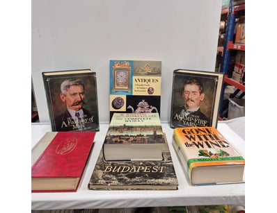 Curios & Collectables (A977) - Lot 7596