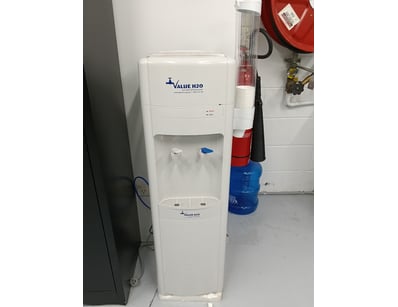 Dyson, Apple & Other Major Brand Reseller Liquid... - Lot 64