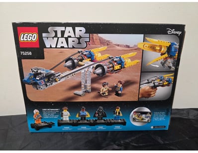 UNRESERVED COOKIES LIFETIME COLLECTION OF LEGO ... - Lot 559