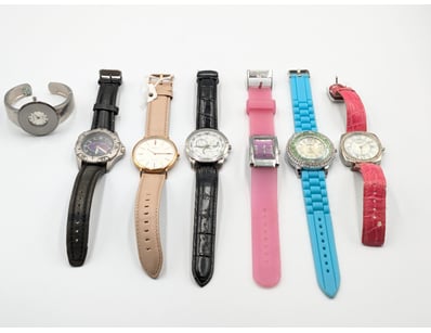 COLLECTION OF VARIOUS STYLED WATCHES

Brands Inc...