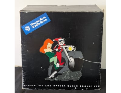 **UNRESERVED** COOKIE'S LIFETIME COLLECTION OF ... - Lot 160