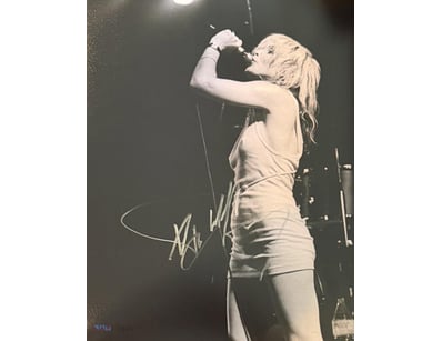 BLONDIES DEBBIE HARRY SIGNED PHOTO 

Debbie Harry ...