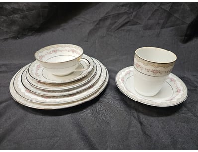 Antiques, Vintage & Interior Treasures (A1005) - Lot 614