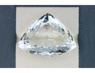 UNRESERVED Diamonds, Gemstones & Opals (A988) - Lot 595